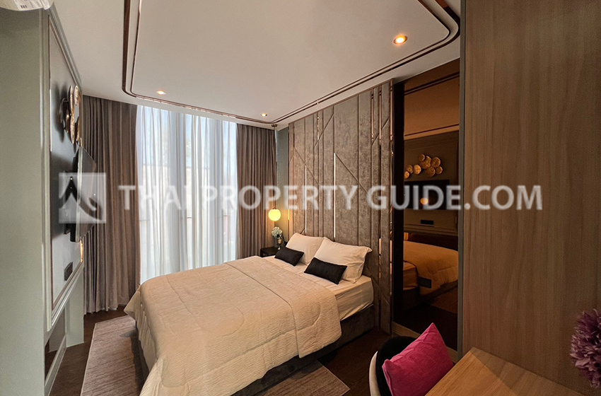House with Private Pool in Srinakarin 